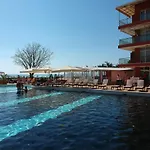 Heaven Hotel 4*