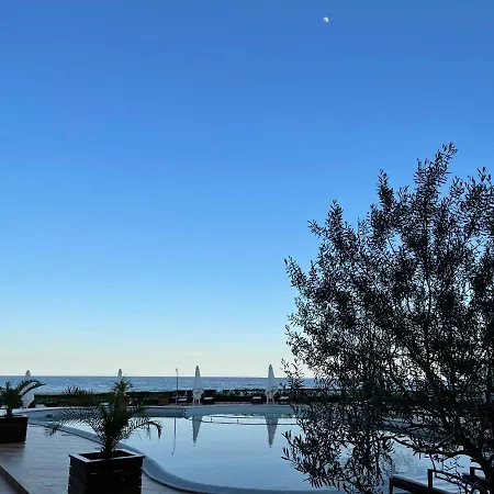 Heaven Готель Сонячний Берег